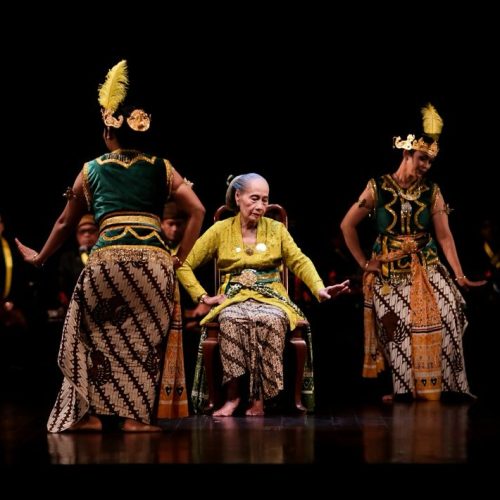 K.R.Ngt.T. Suyati Tarwo Sumosutargio ~ Maestro Tari Golek Montro (MANGKUNEGARAN)